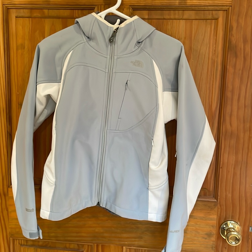 Women’s North Face full zip jacket with hood